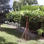 拉扎尔公寓 公寓 *
