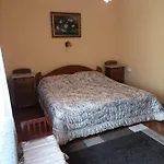 拉扎尔公寓 *